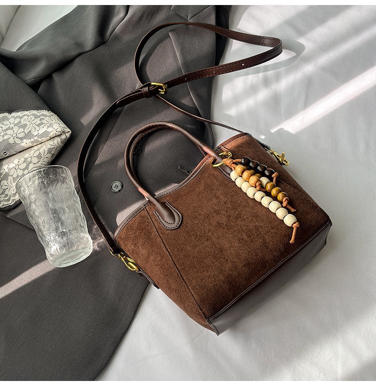 Premium Sense Portable Bucket Bag Women 2025 Autumn and Winter New Versatile Tote Bag Popular Shoulder Bag Retro Messenger Bag