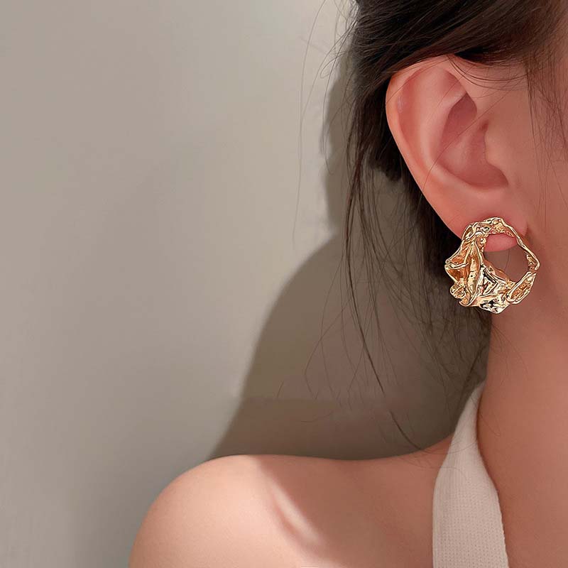 Vintage Metal Irregular Twisted Stud Earring for Women Trend Gold Color Geometric Piercing Earring Jewelry Accessories 2026 New