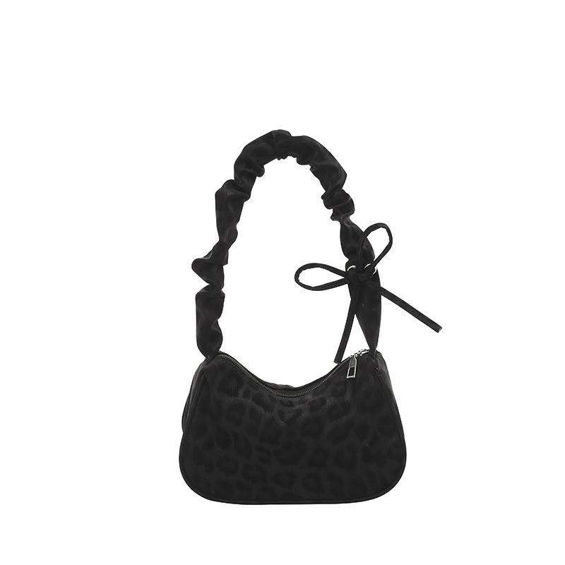 

Leopard print bag women s large-capacity seasonal new autumn and winter matte retro shoulder messenger bag commuter dumpling bag чорний