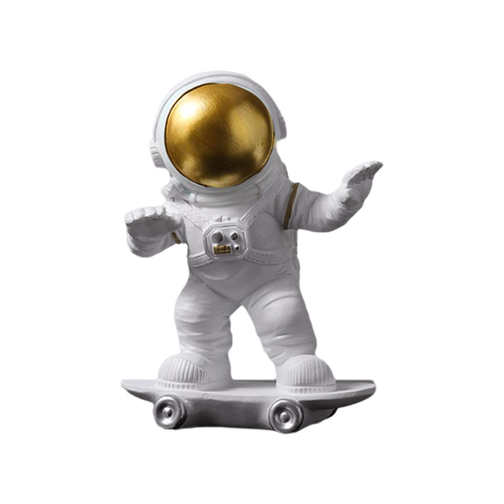 Skateboarding Astronaut Sculpture Figurine Model Ornament White ,Prentend toys серебряный