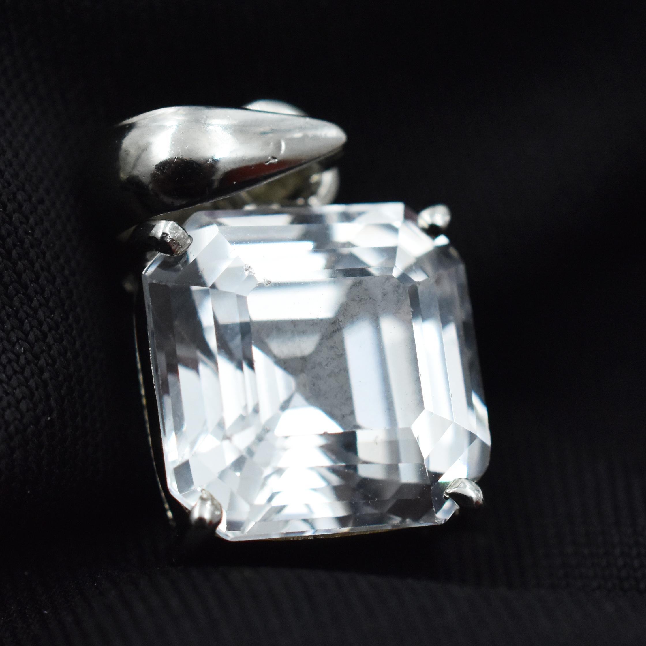 

Сапфір 20 Карат Сріблясто-Білий Квадратний Огранки Натуральний Підвіска Пухкий Дорогоцінний Камінь СЕРТИФІКОВАНИЙ AR-3649-Sa