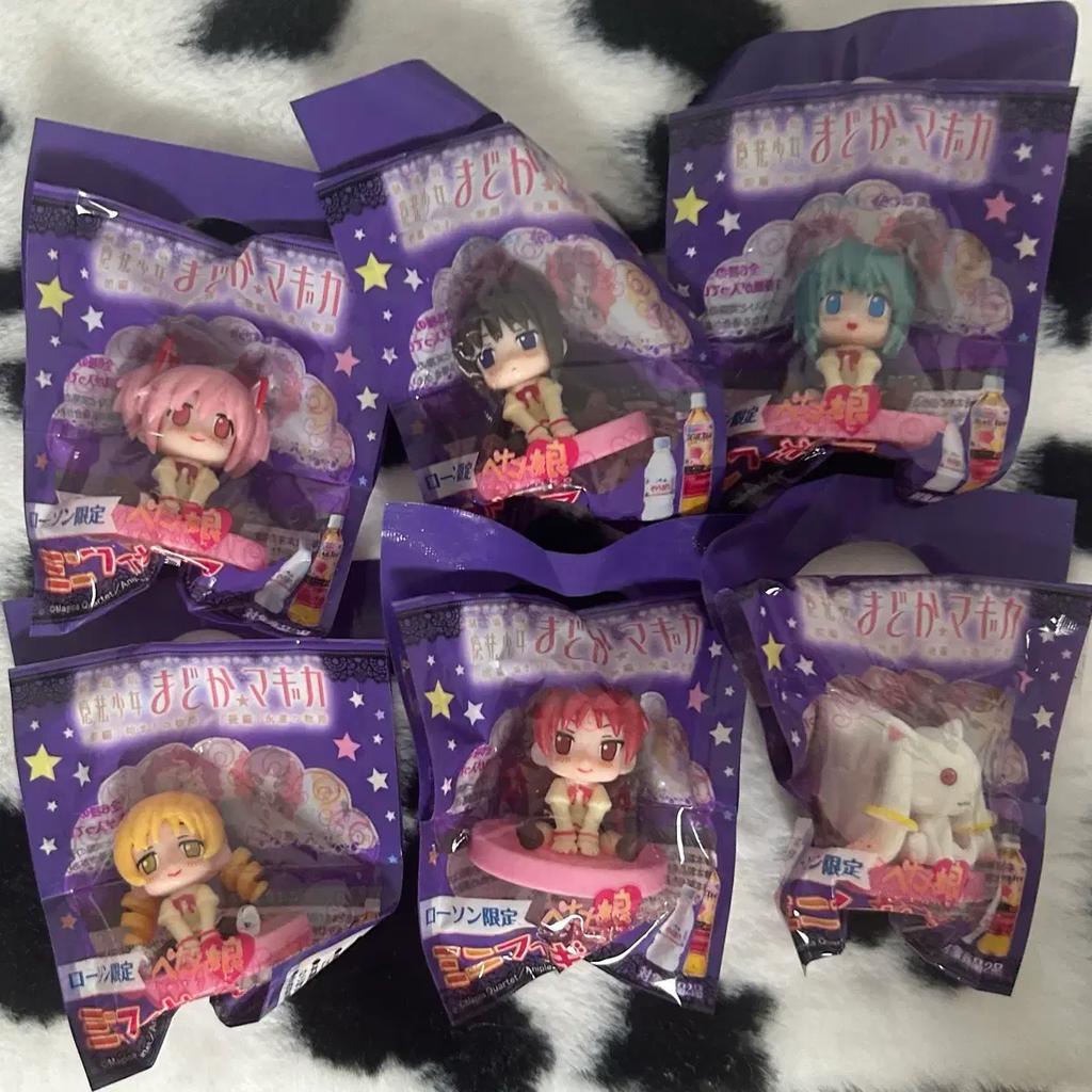 (Unopened) Mama Lawson Classic Mini Figure Badge Homura Madoka