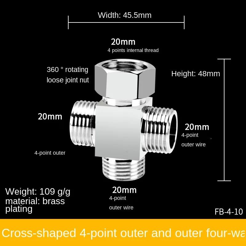 Der Dreiwege-Wasserverteiler aus Kupfer lässt sich direkt mit den 1/2-Zoll-Wasserhahn-Dreiwege-Verteiler-Wasserrohranschlüssen verbinden.