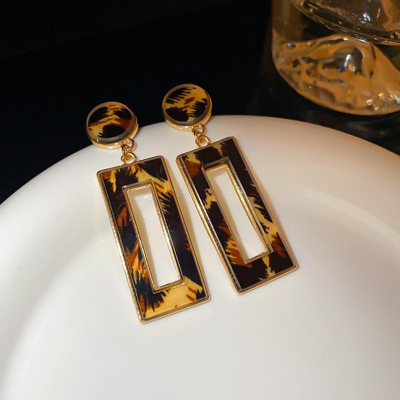 Retro Hong Kong Style Silver Needle Leopard Print Circle Earrings Light Luxury High-end Temperament Earrings Niche Earrings Women