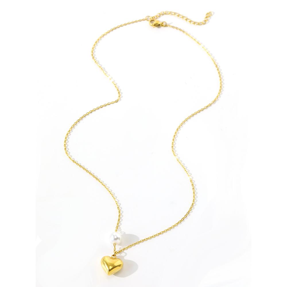 Stainless Steel Necklaces White Imitation Zircon Love Heart Shape Exquisite Elegant Design Pendant Necklaces For Women Zircon