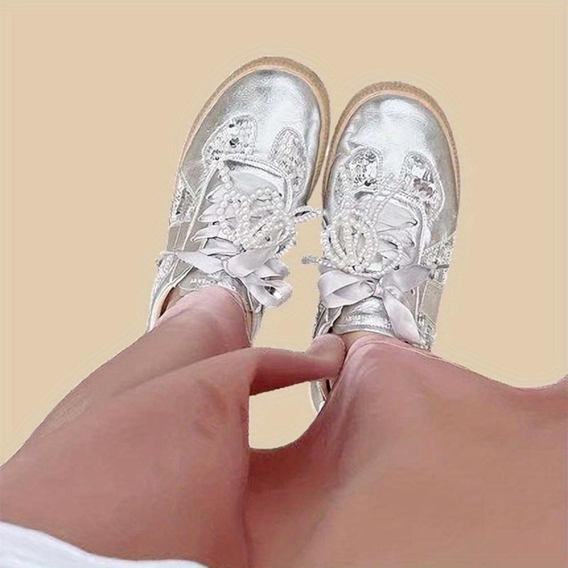 Charms Scarpe Fiocco di Perle alla Moda - Abbellimenti Fatti a Mano per Sneakers, Confezione Doppia - Accessori Versatili in Plastica per Scarpe, Borse e Telefoni