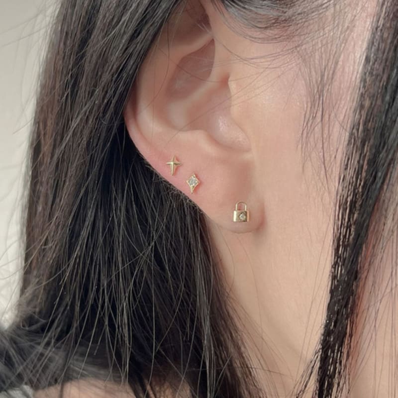 youngglow 14k flash light cubic piercing