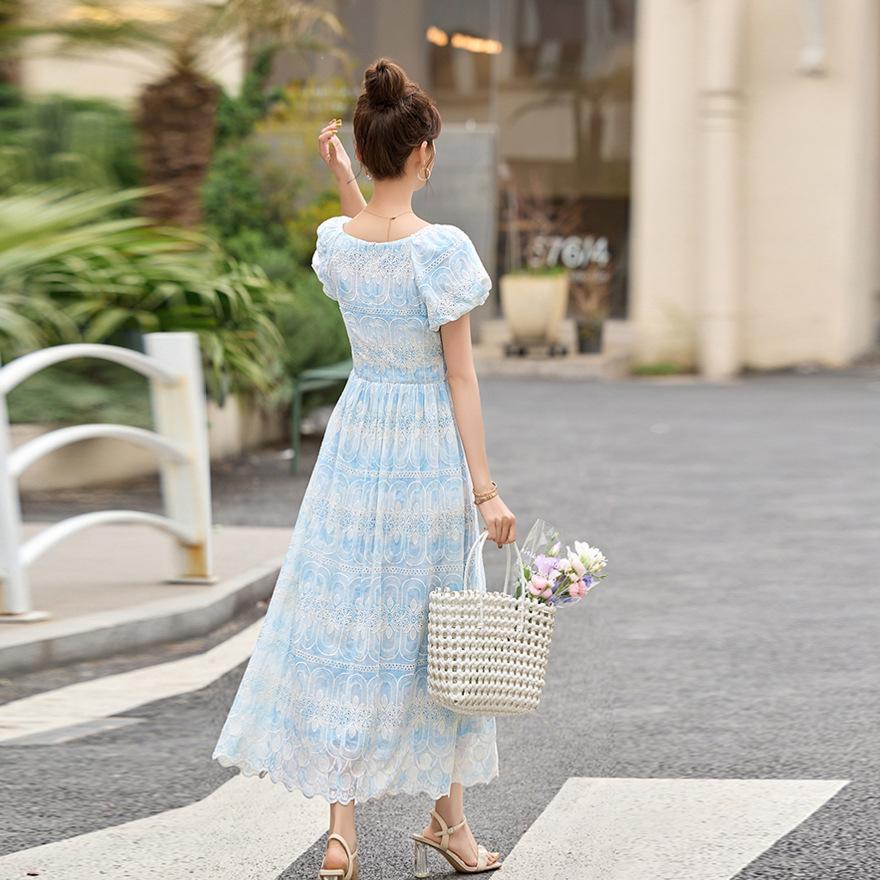 Dress women's new summer temperament, waist and thin design, beautiful and unique bubble sleeve skirt