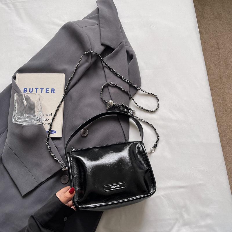 Fashion casual bag women s summer retro messenger bag exquisite portable chain mini square bag