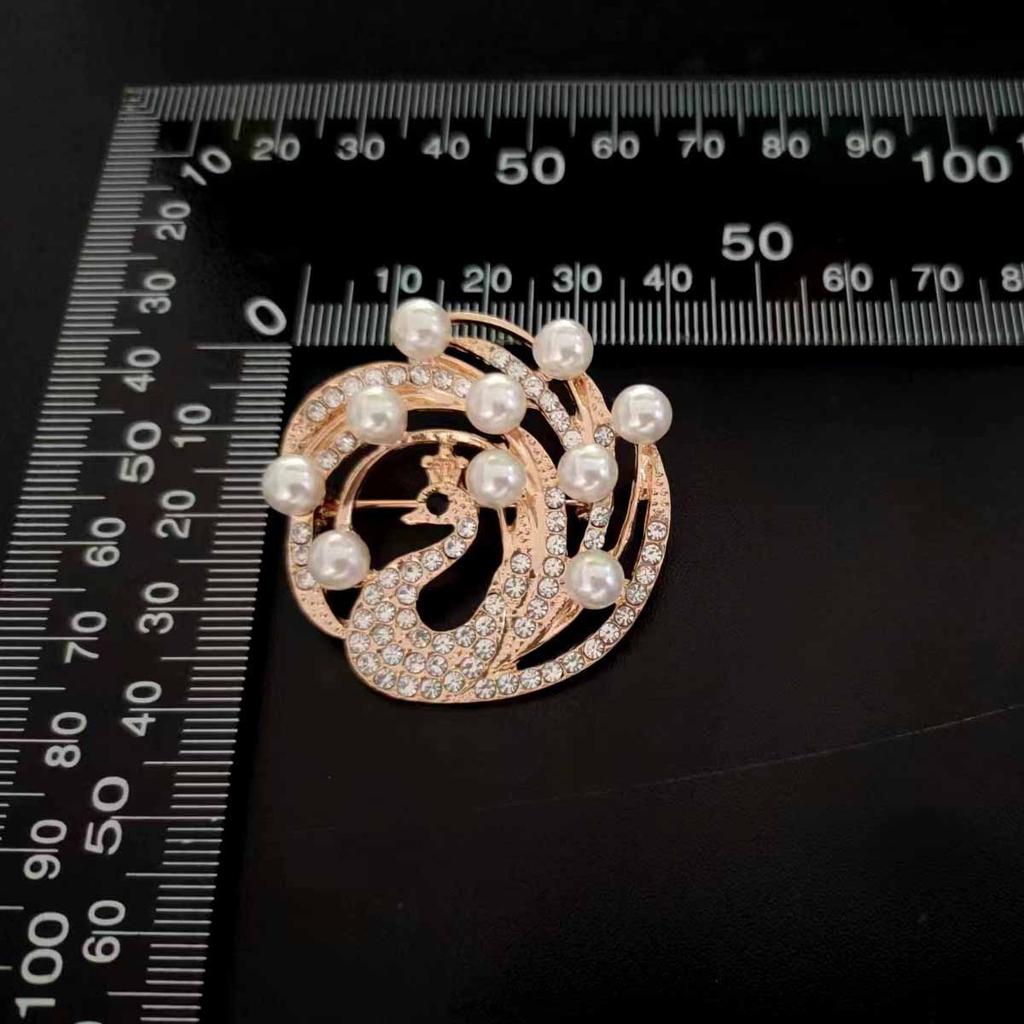 1Pc Exquisite and Elegant Peacock Brooch Charm Creative Animal Pin Fashion Trend Jewelry Accessories Birthday Party Gift 2026