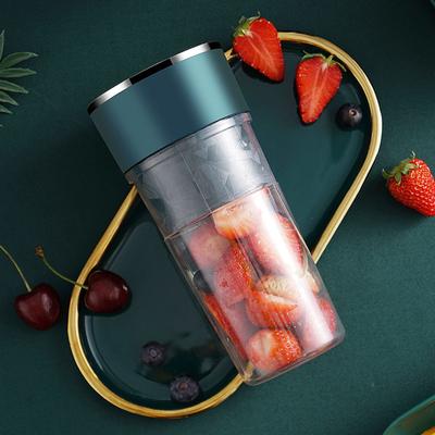Juicer Cup Smoothie and Shakes Blender Fruit Mixer Mini Portable Mixer Cup USB Rechargeable Fruit