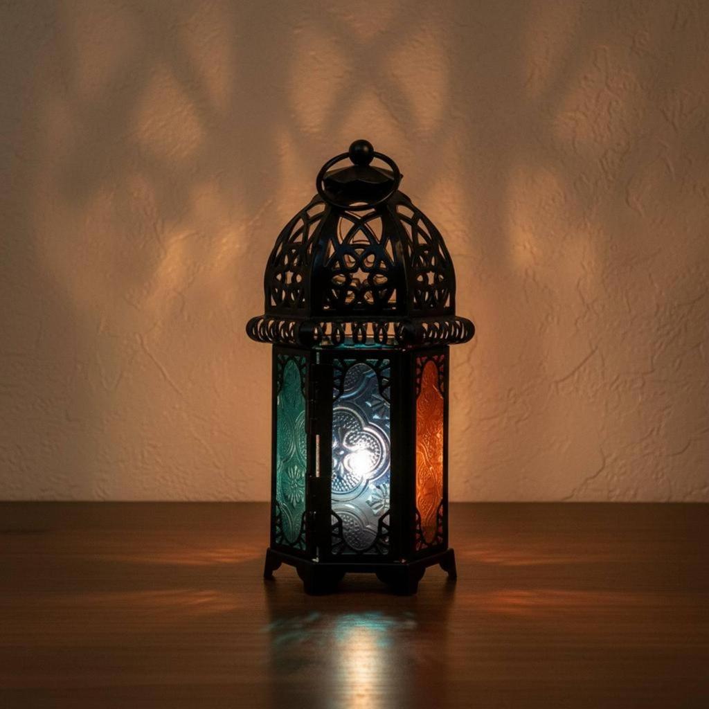 Iron Candle Holder Lantern Tealight Glass Metal Frame with Openwork Pattern And