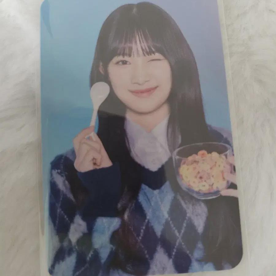 

Island 2 Eum Jiwon Voting Certification Photo Card