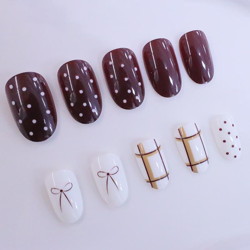 Nail art simple autumn and winter brown polka dot bow plaid short oval wearing nail piece wholesale