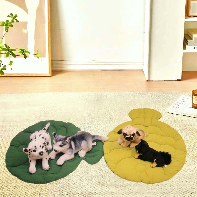Green Large Size Double-sided Cat Pad Suitable for All Seasons Soft and Comfortable Suitable for Cats and Dogs Breathable Washable Sleeping Blanket