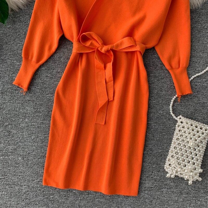 Autumn and Winter New Korean Version of Retro Slimming Knit Buttock Dress