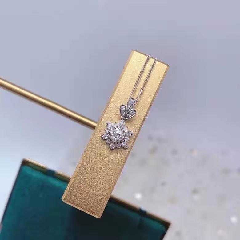 Sunflower Zircon Necklace for Women's New Creative Personality Daisy Diamond Inserted Clavicle Chain