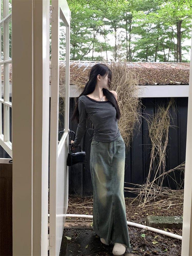 Korean Chic Gray Striped Off-Shoulder Slim-Fit Women's T-Shirt