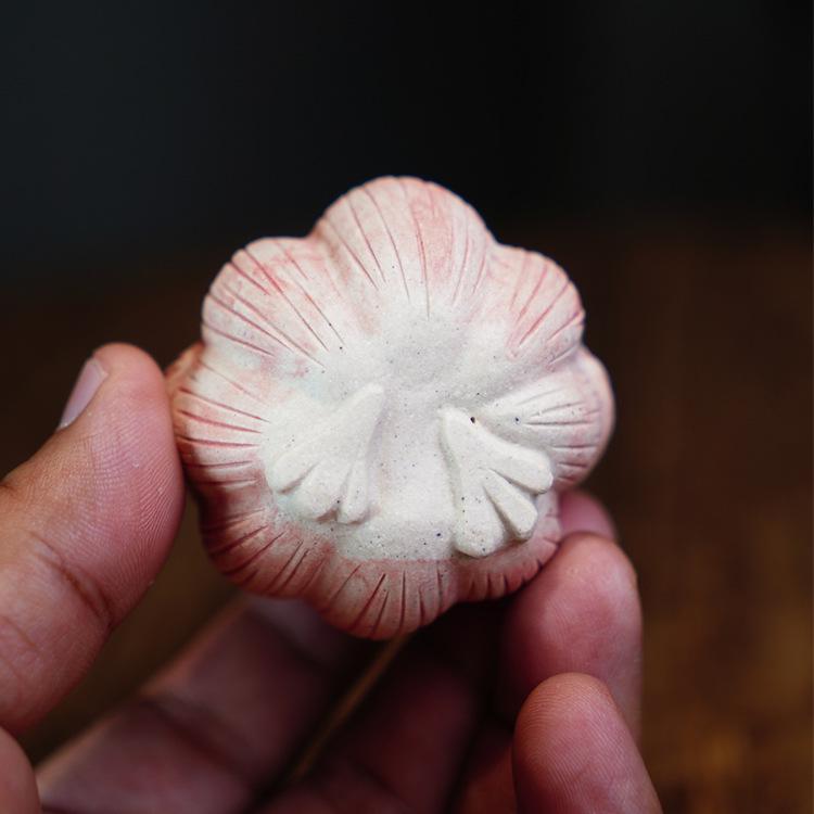 Xiangyunsha Suan YiXing Zisha Tea Pet: Cute Garlic Bird Sculpture Ornament In Original Ore Duan Ni. Fun, Creative Tea Accessory.
