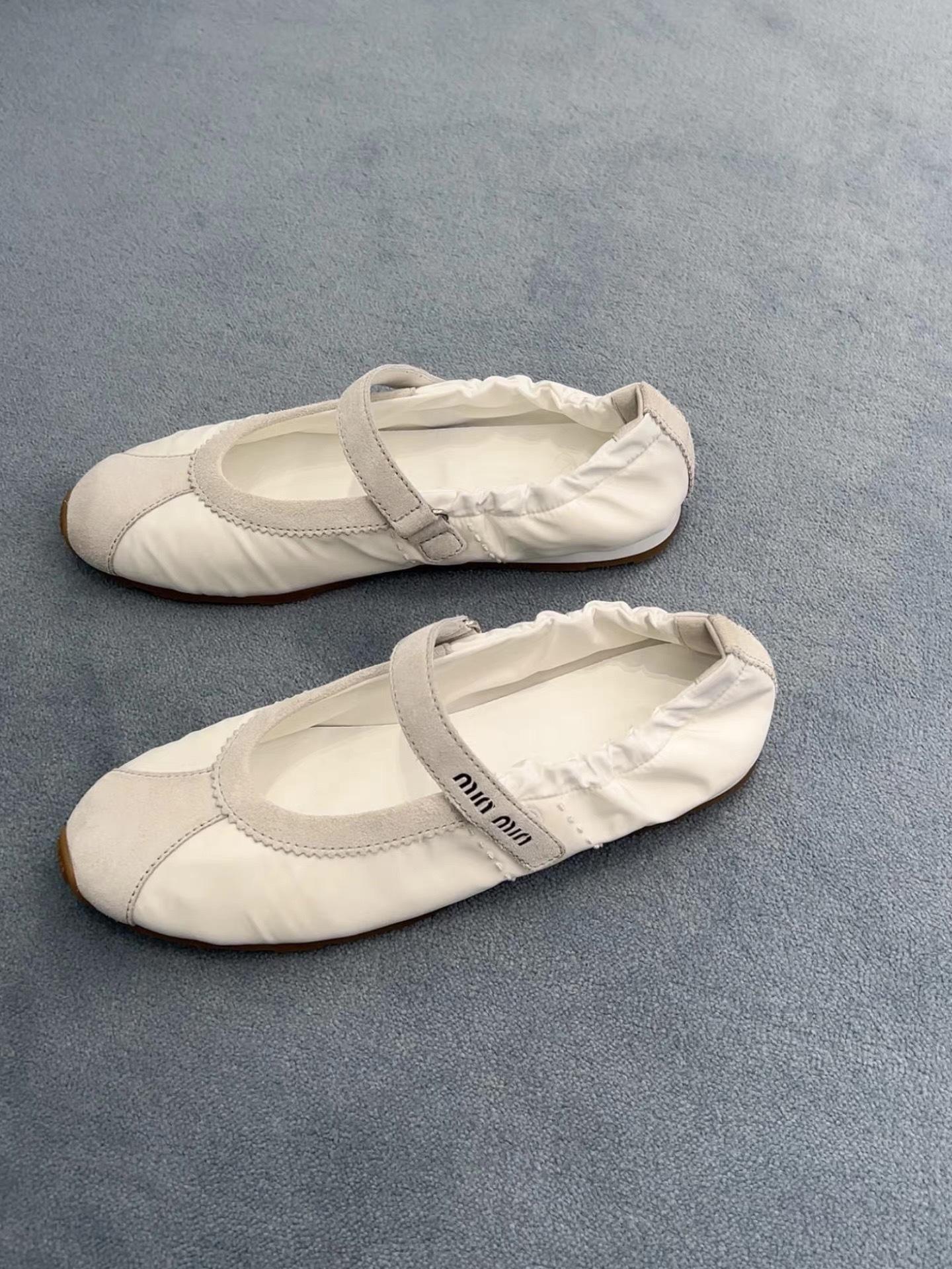 

Новая модная обувь Мэри Джейн на мягкой подошве, немецкие тренировочные туфли, женские весенне-осенние туфли на липучке, повседневные балетки 40