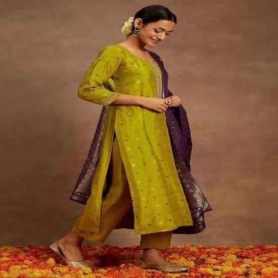 Olive Green Silk Straight Kurta Pant Set with Royal Purple Dupatta S