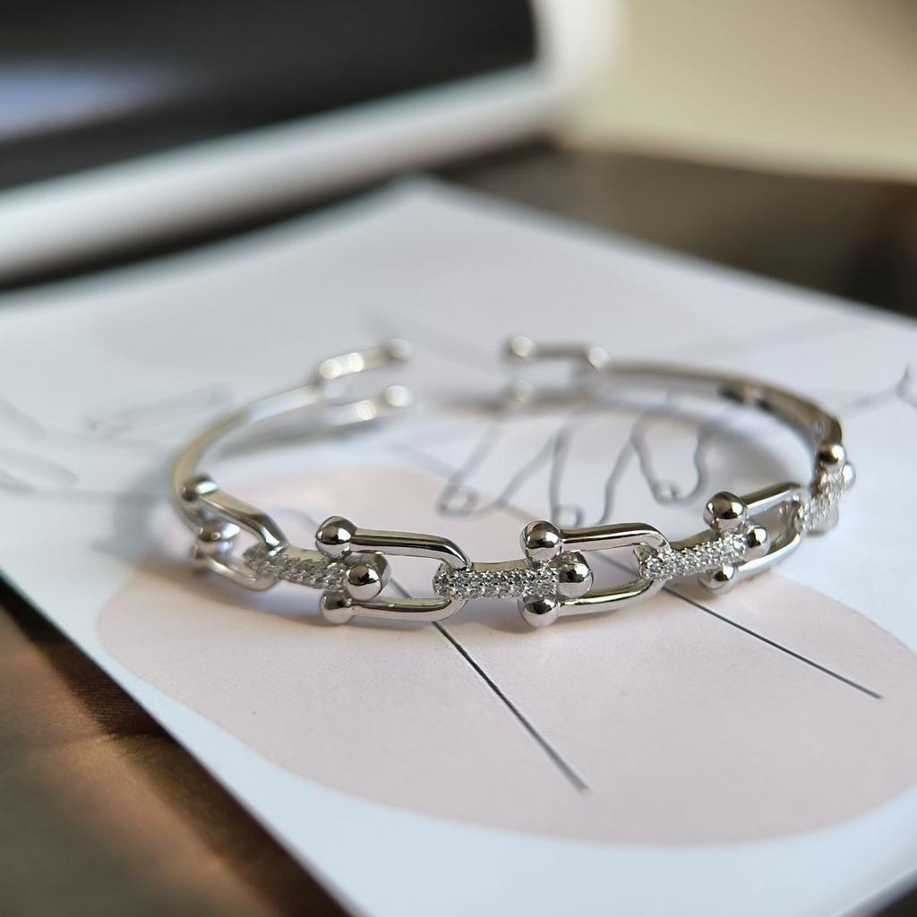 Silver Bracelet with Cubic Zirconia, Item Weight 12.45 G (2182887)