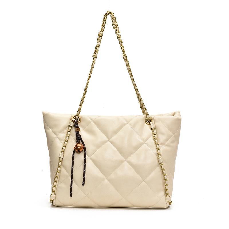 Wholesale fashion high sense Korean diamond large capacity tote bag commuter versatile chain shoulder tote bag