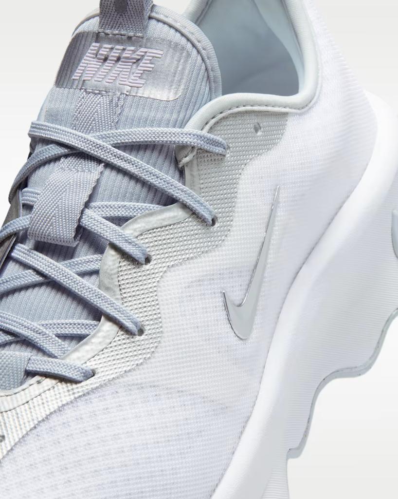 II7278-101 Nike Motiva 2 White/Pure Platinum (Women's)
