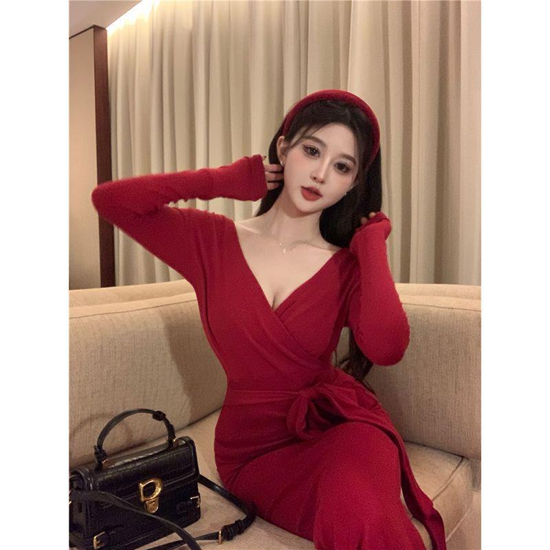 Sexy hot girl V-neck long-sleeve dress, women's spring new slim fit, fashionable hip-hugging mermaid long dress