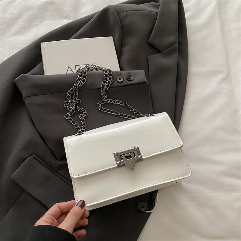 This year's popular solid color versatile messenger bag women's 2025 new bag fashion chain shoulder small square bag