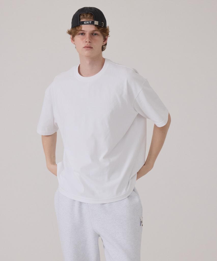 Gesison Travel Oversized Short Sleeve T-Shirt_Action