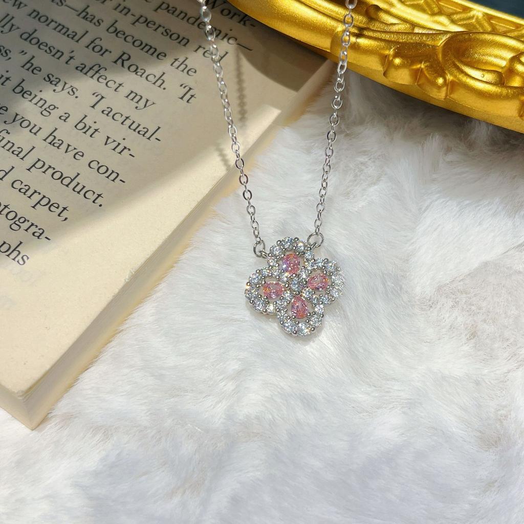 Hw Four-Leaf Clover Necklace Women'S Snowflake Water Droplets Full Of Diamonds Pendant Fashionable And Beautiful Giant Sparkle-Shaped Collarbone Chain