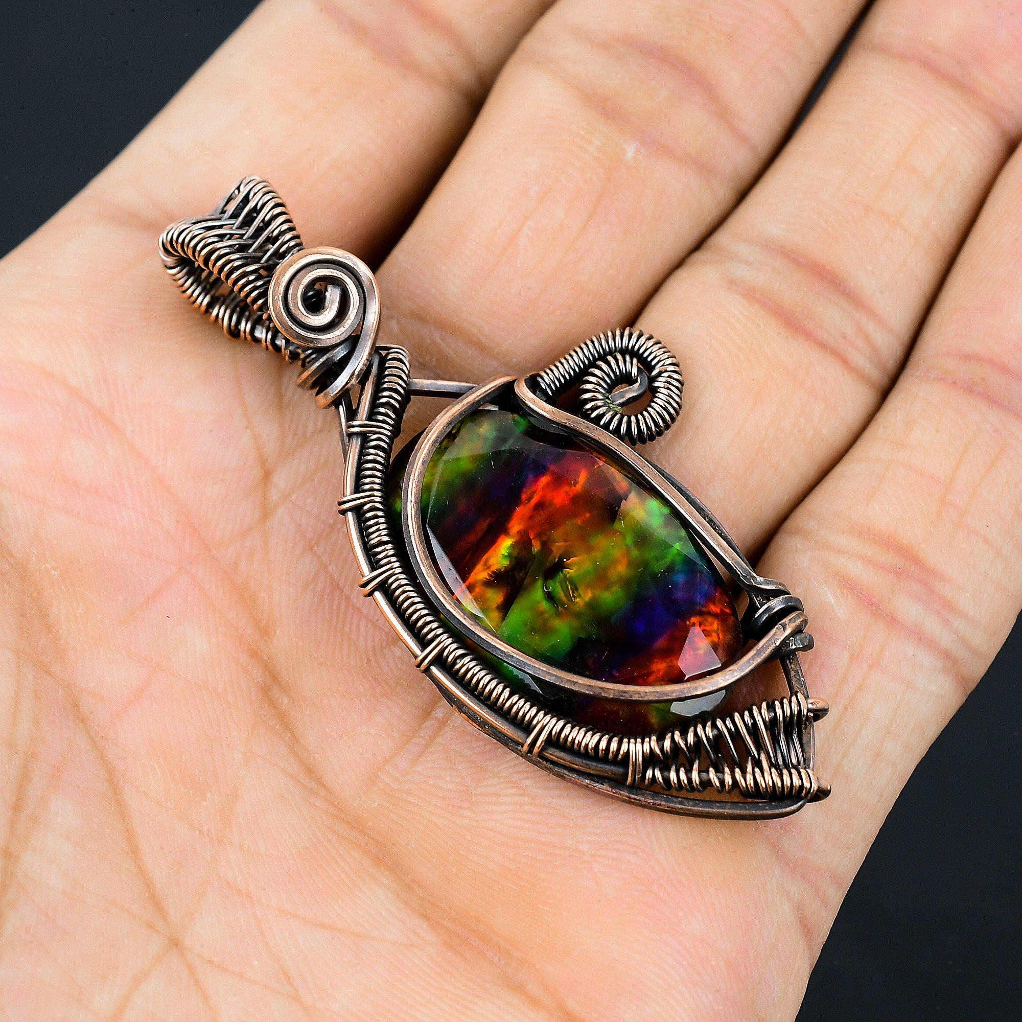 Подвеска из медной проволоки с аммолитовым камнем — фото 2