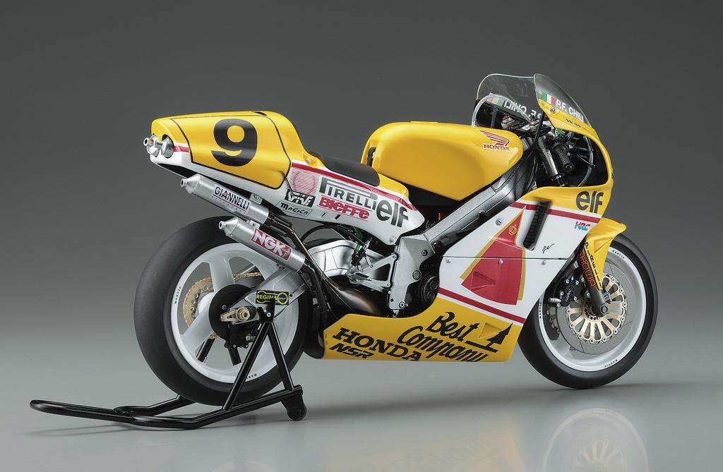 Plastikový model Hasegawa Honda NSR500 HB Honda 1989 WGP500 21714 1/12