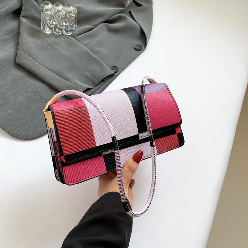 Chic Women's 2024 Summer Trendy Large Capacity Shoulder Bag With Unique Style