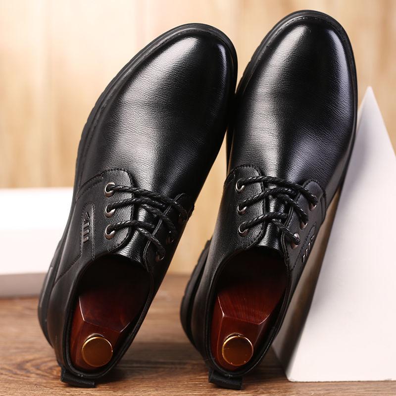 Weiches Leder Weiche Sohle Frühling und Sommer Herren Lederschuhe Business Casual Schuhe Herren Runde Spitze Schnürung Werkzeugschuhe