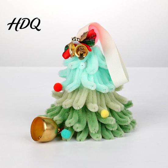 Festive Tabletop Centerpieces Mini Pipe Cleaner Christmas Tree Ornament Handmade Chenille Stem Xmas Miniature Gifts Craft with Bells Holiday Hanging