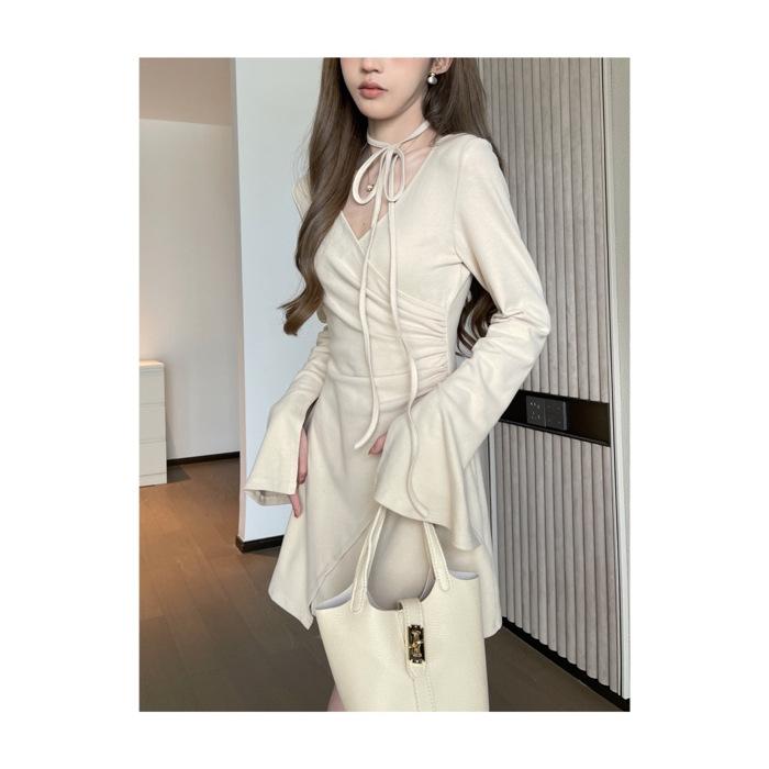 

Pure desire wind V-neck long-sleeved dress for women s autumn small man with waist and thin folds irregular straps short skirt S абрикосовый