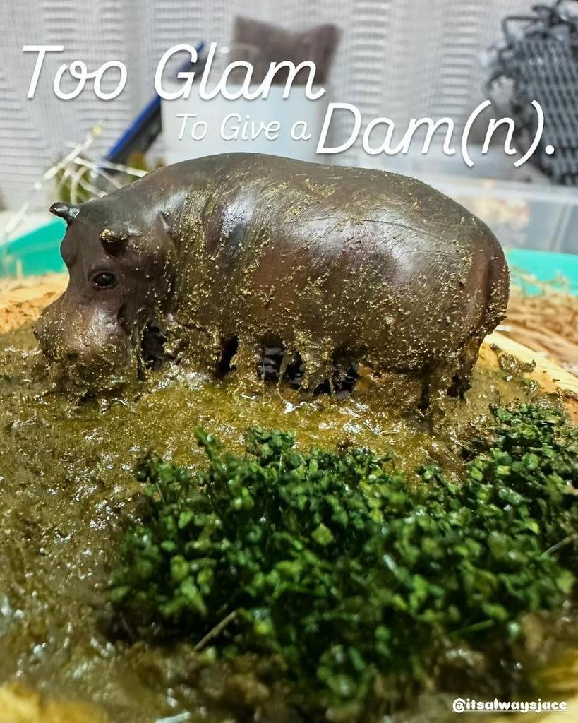 [USED] Hippopotamus figure/diorama