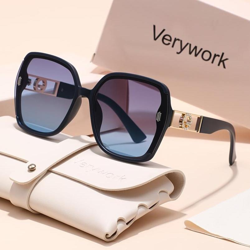 Ladies' Classic Retro Rectangular Fashion Glasses Anti Reflective PC Lenses, Lightweight Plastic Frame Simple and Trendy Glasses