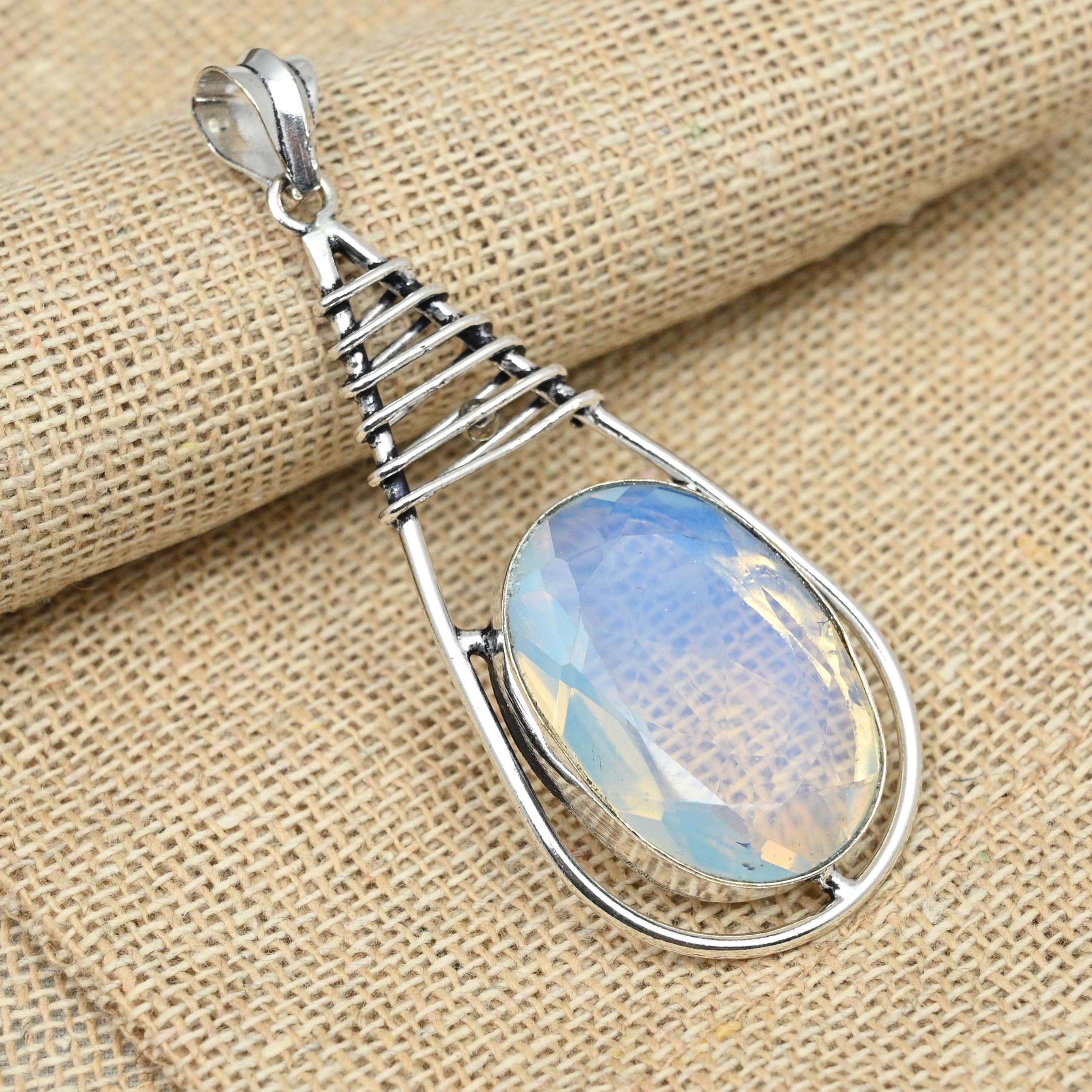 

Ювелирные изделия ручной работы из стерлингового серебра 925 пробы с элегантным драгоценным камнем с мистическим топазом 2.75 Inches белый