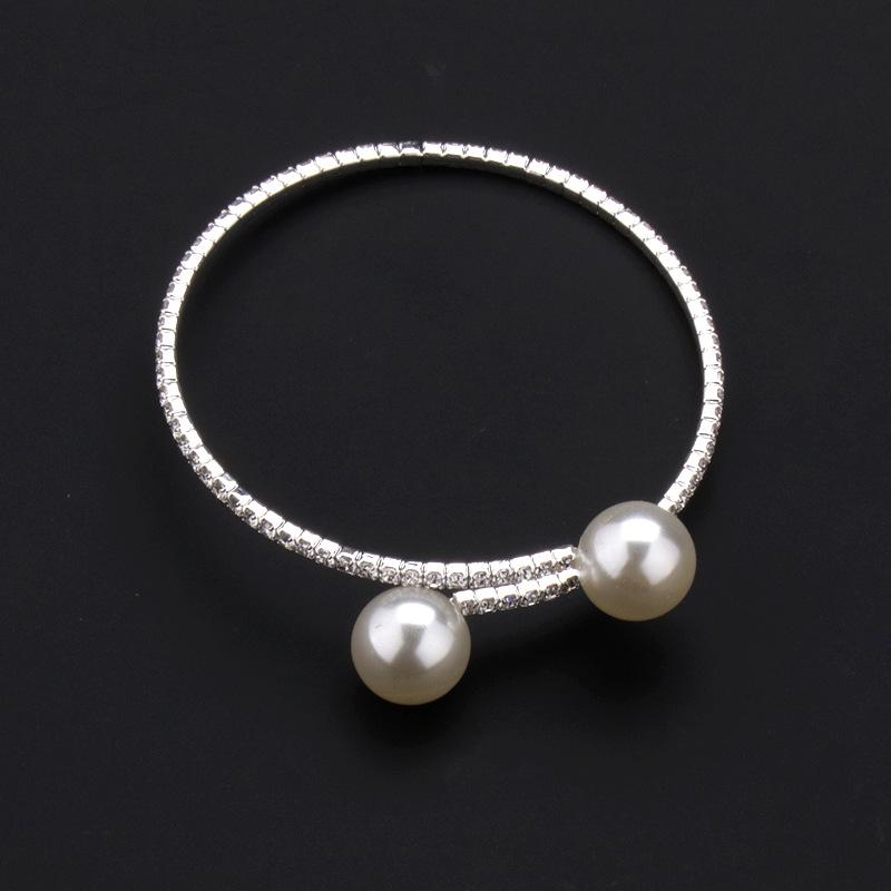 Trendy Gold-Silver Choker Bracelet & Necklace Set - Daily, Popular Ornaments for Bridesmaids & Photoshoots (2022)