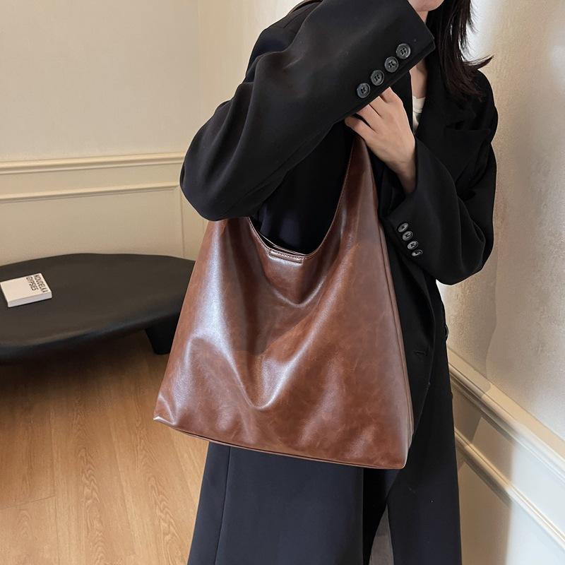 Retro underarm shoulder large capacity bag women's 2025 new autumn and winter mother bag tote bag commuter bag