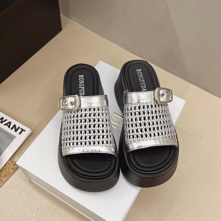 

Thick-soled heightening beach slippers New summer outer wear muffin bottom woven high-end one-character slippers women 35 чорний