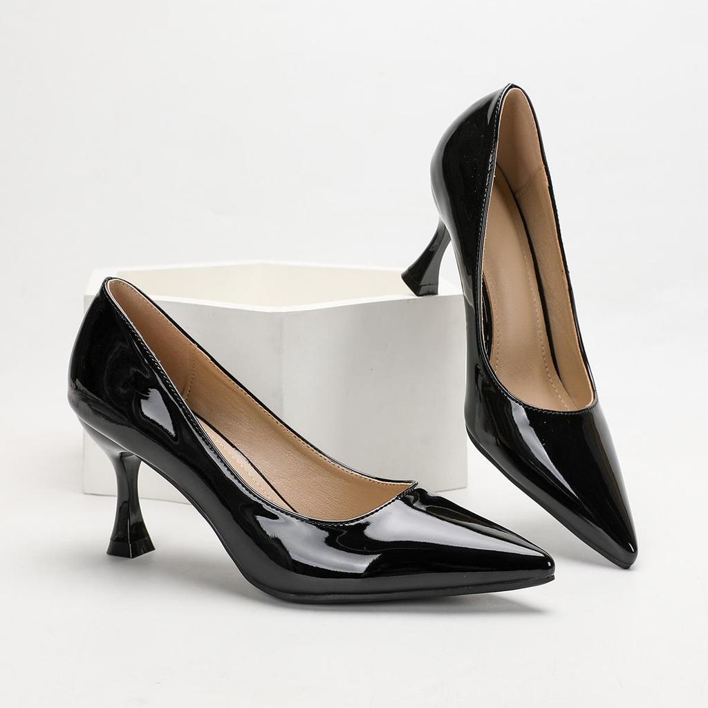 Women's Nude Sexy Stiletto Pumps, Comfortable for Spring and Autumn, Perfect with Skirts, European and American Fashion Style.