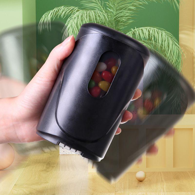 Casual snack feeder, nut snack dispenser, car-mounted feeder, portable quantitative feeder