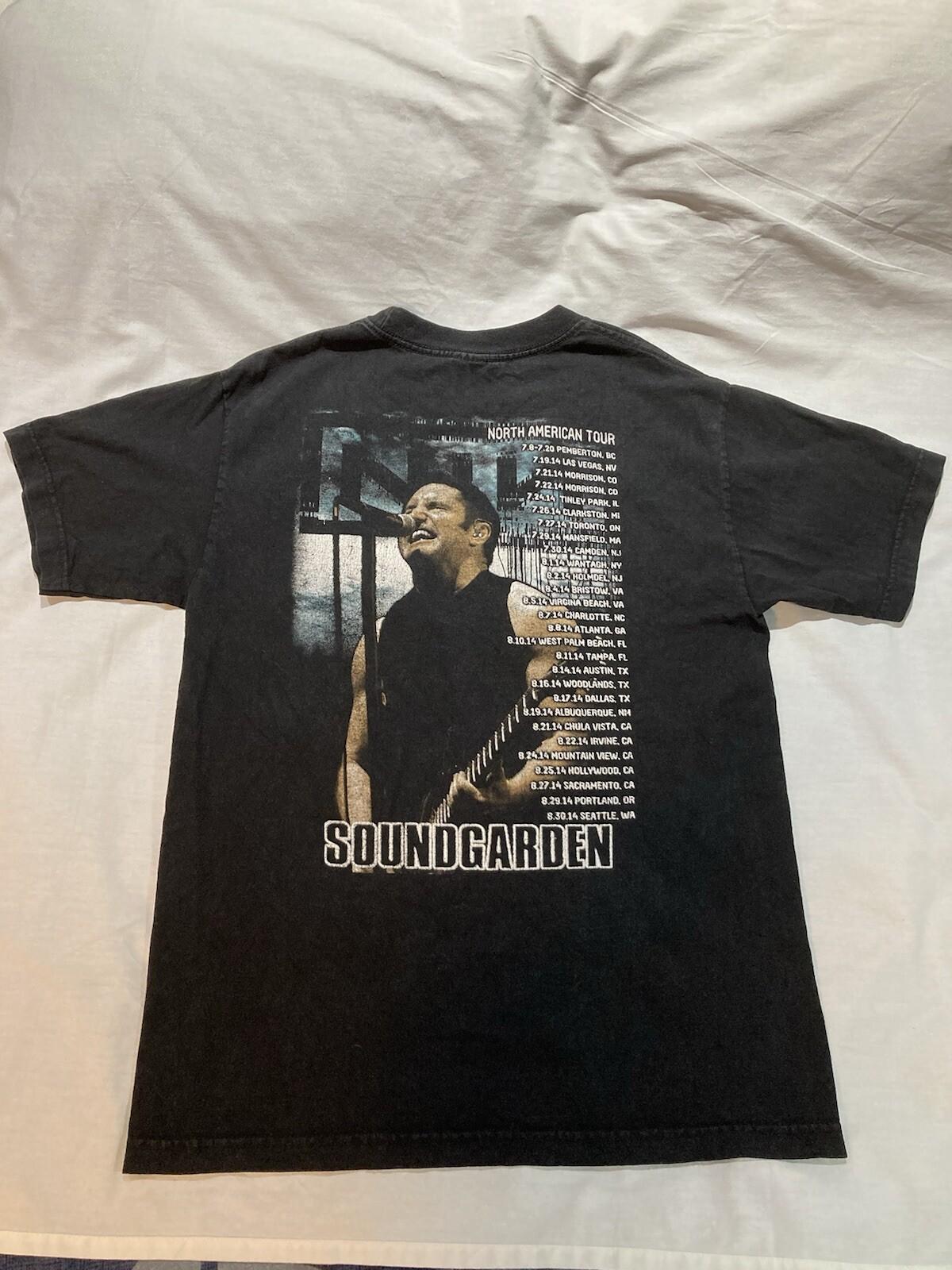 Nine Inch Nails/Soundgarden 2014 Tour T-shirt! Size Medium, Alstyle Brand! Unisex T-Shirt XL