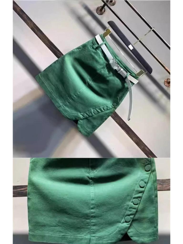 Women's High-Waisted Autumn Workwear Skirt Shorts: European Style, Slimming, Wide-Leg, Casual Hot Pants.