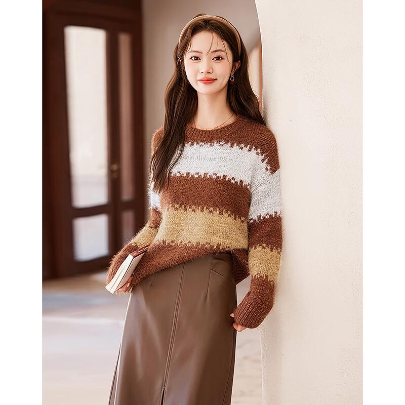 Petite Women's Contrast Stripe Knit Sweater