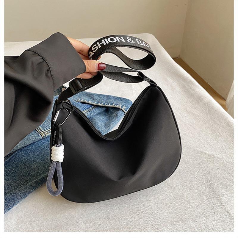 Spacious Dumpling Crossbody Bag Women Versatile Casual Sporty Shoulder Bag Trendy